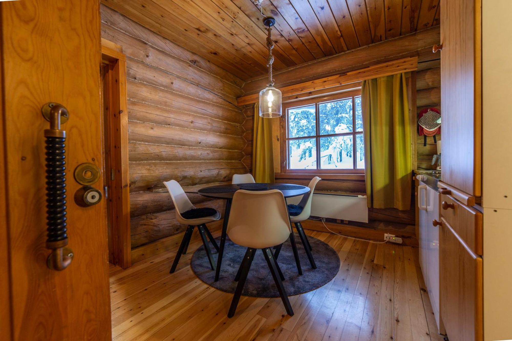 Kuukkeli Log Houses Aurora Resort ซาริเซลกา ภายนอก รูปภาพ